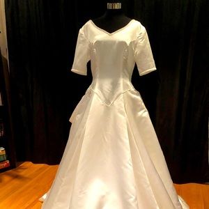 Vintage Wedding Gown - Size 14 - $650.00